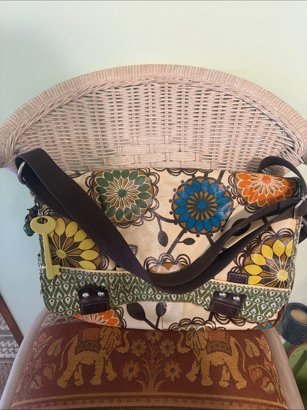 Fossil Floral shiny Crossbody in Cream, Green, Blue & Orange